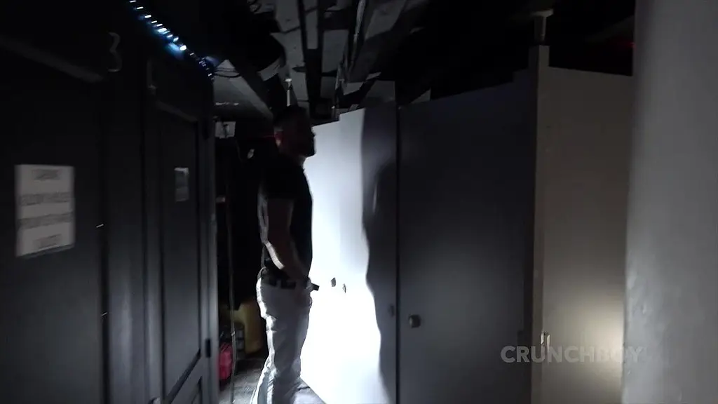 this straight is slu thole creampied by his friend bareback in sneaker