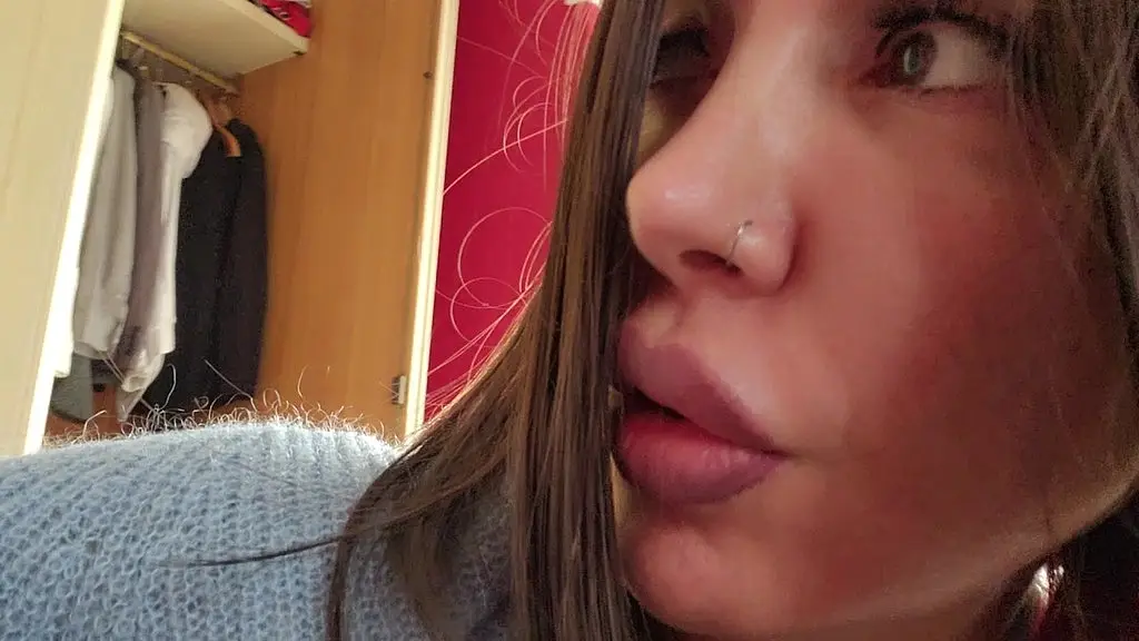 chantalchannel - la matrigna ha trovato la tua rivista porno-stepmothe find your hot magazine