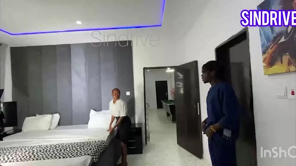 i fuck the room attendant that came to dress my room