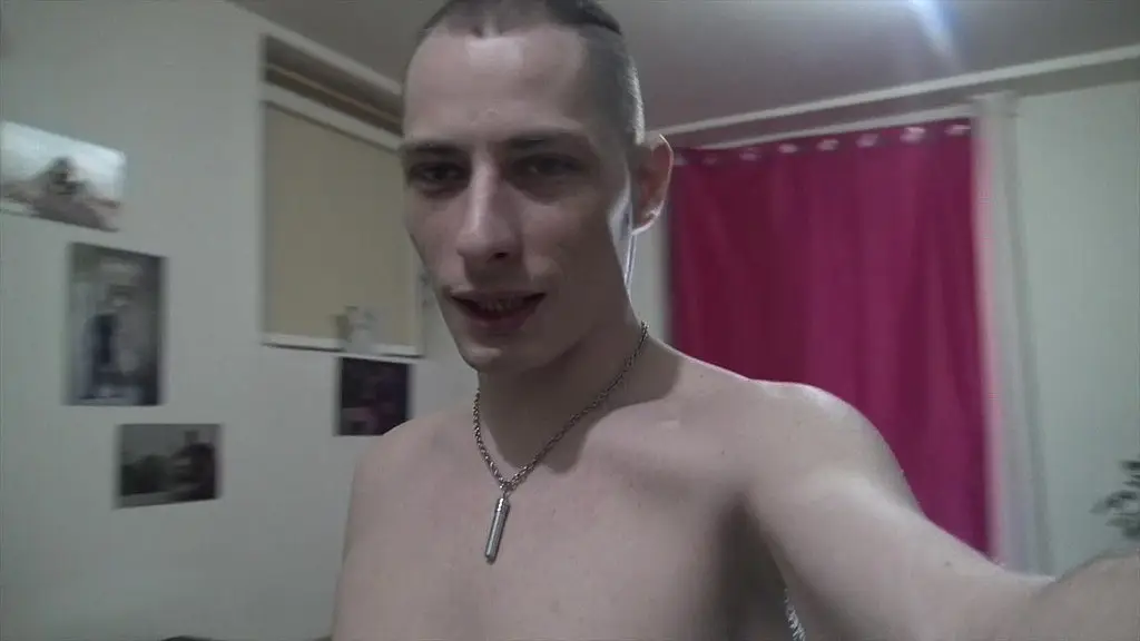 un mec de cite baise un badboy