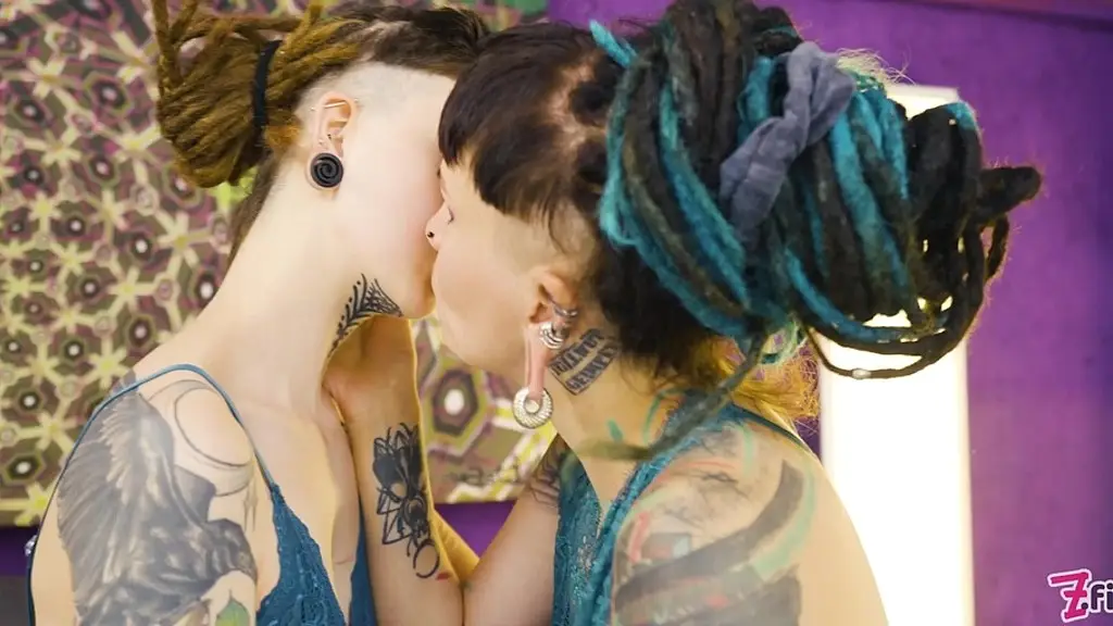 dreadlocks tattooed cynthia devours leo’s pussy & ass – magic wand, deep anal toy