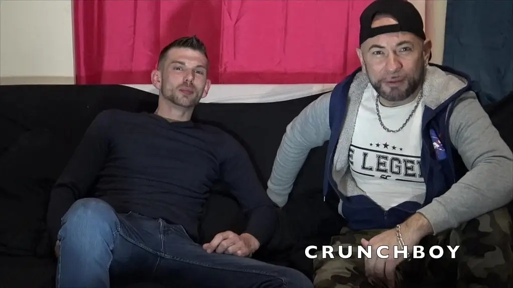 hetero baise son pote gay en mode bareback juste pour se vider les couilles