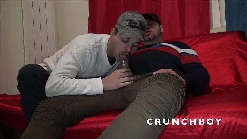 hetero baise son pote gay en mode bareback juste pour se vider les couilles