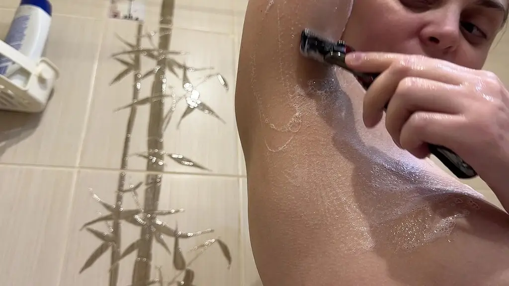 shaving armpits fetish