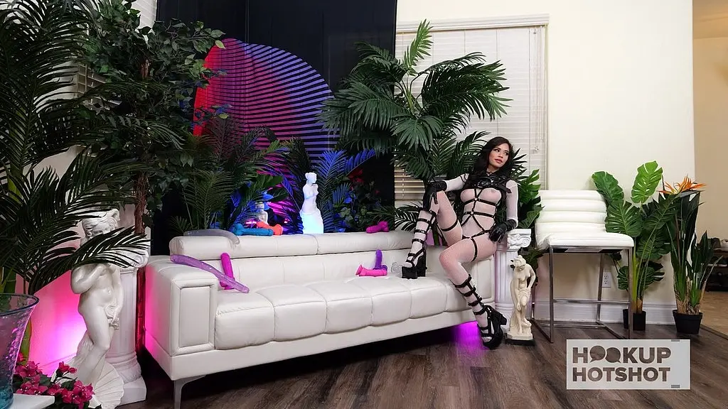 bts - petite fuck doll scarlett alexis hooks up with bryan gozzling !