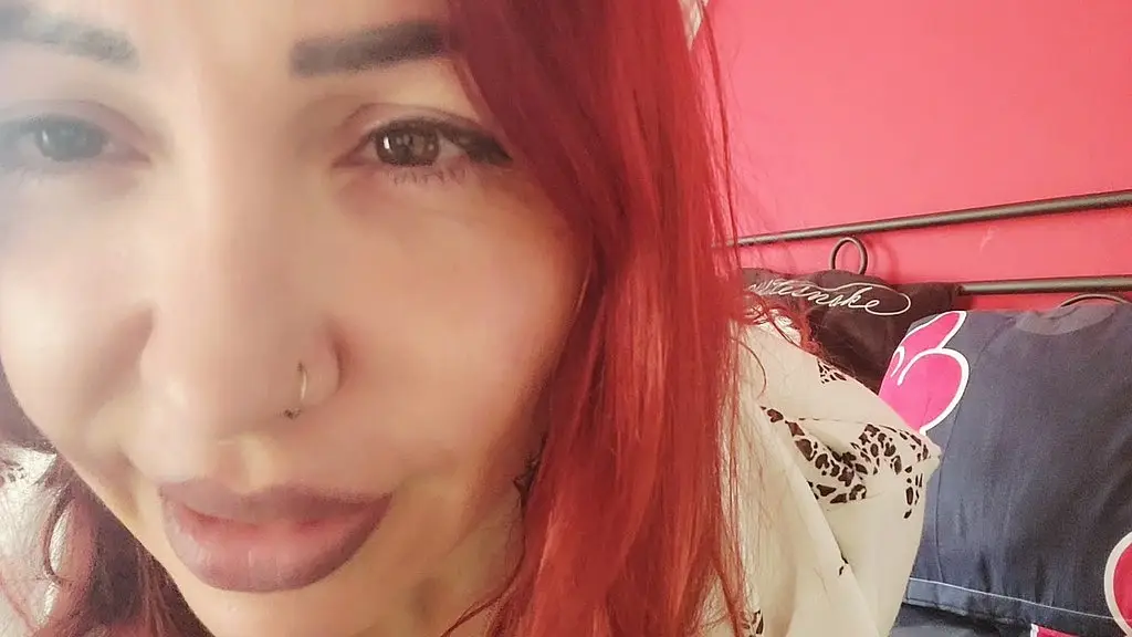 lavinia della love fa la blasfema e ti da ordini con bestemmie- real blasphemous redhead