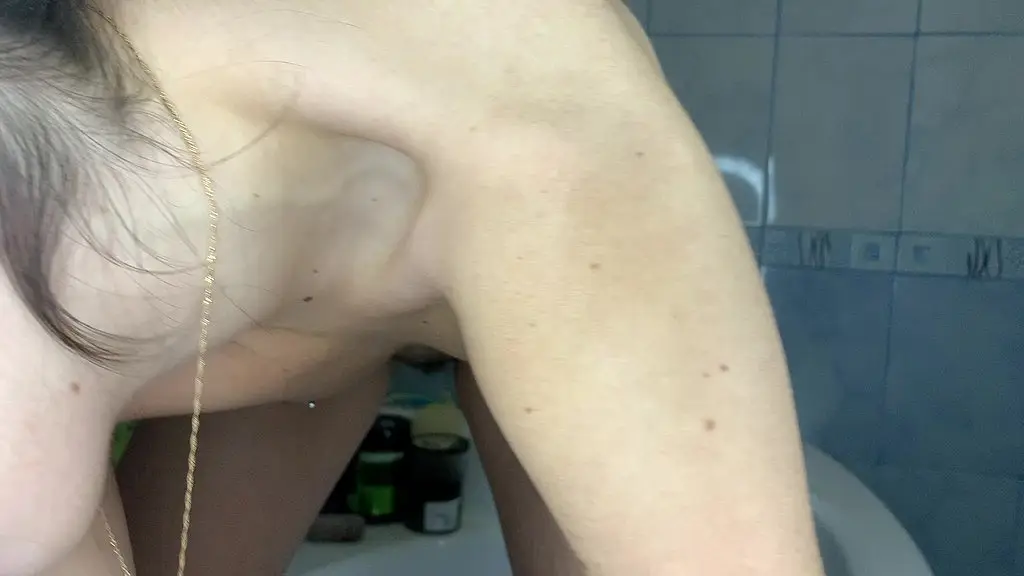 teen shaves overgrown hairy pussy bush
