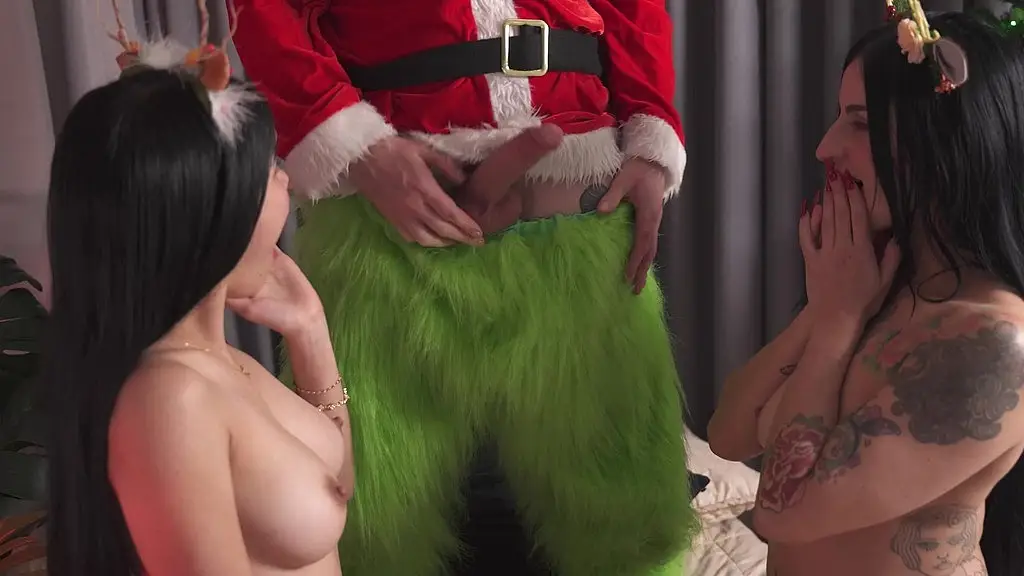 atogp anal threesome with the grinch gets out of hand, and i end up with my mouth full of hot cum!