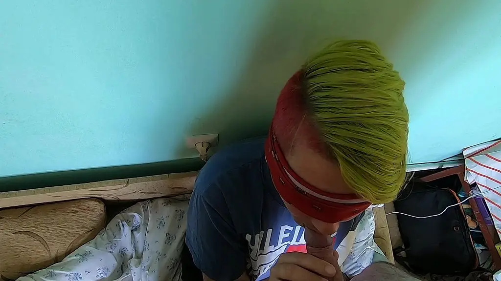 blindfolded blowjob with cum clean up from her palm