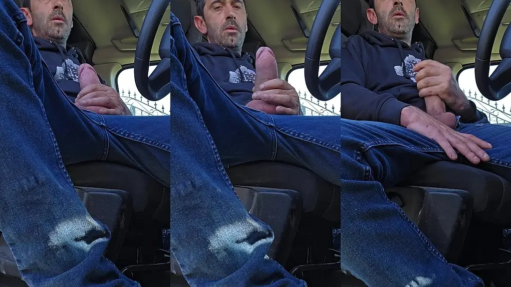 me encanta hacerme pajas cuando voy de viaje.