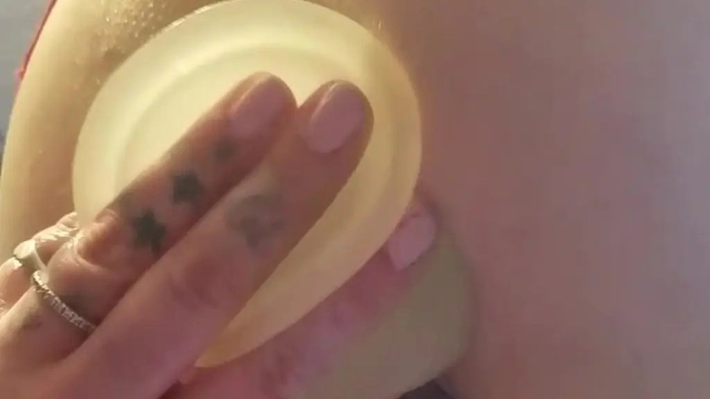curvy pawg fuccs self in ass first time
