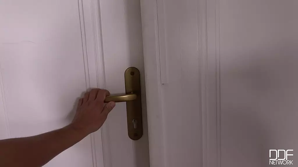 кучи спермы на будущей секретарше Лекси Дона после жесткого секса в офисе