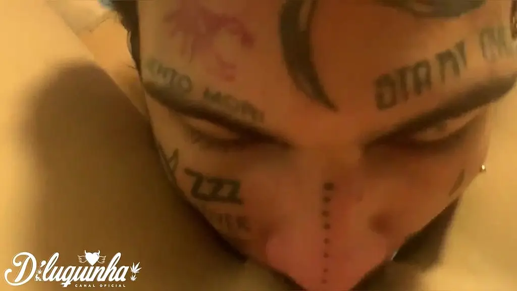 provocando seu boy ate ele gozar dentro da sua buceta