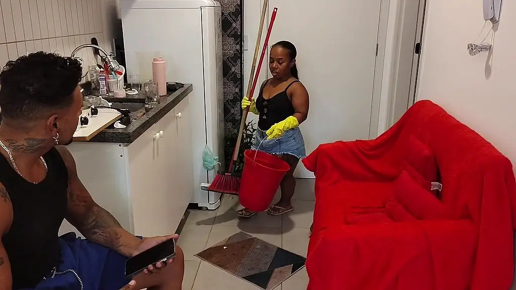 ana sufocando o gigante com bunda