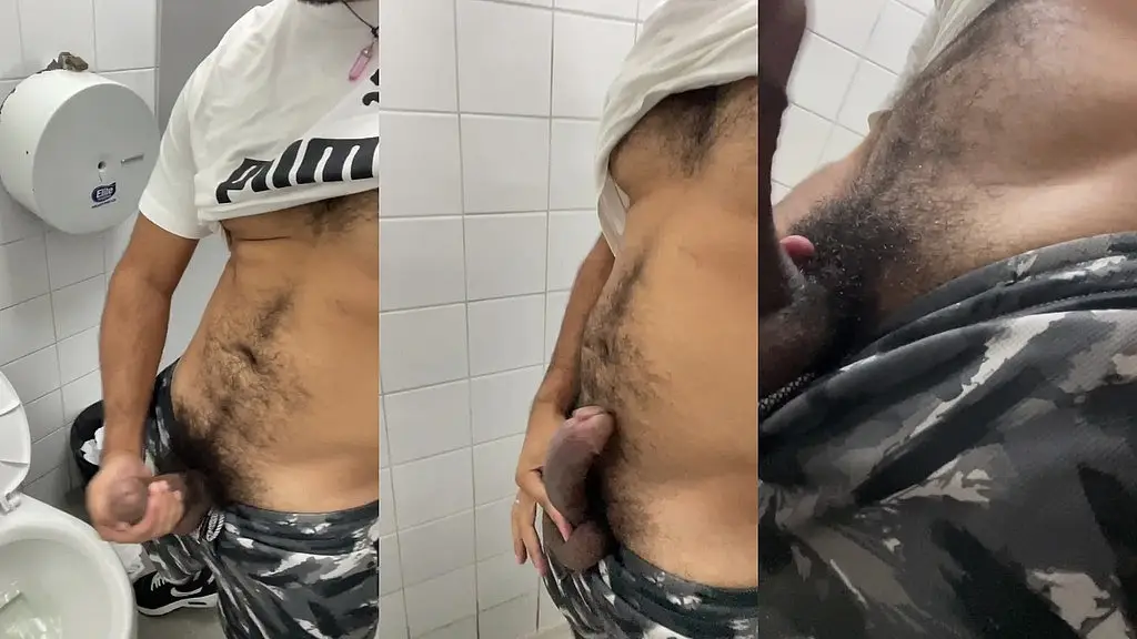 curtindo com os boys no banheiro publico - part 01