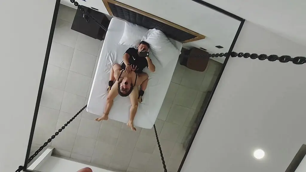 hermosa latina le encanta hacer el amor .. entrega el culo y se lo deja llenar de leche