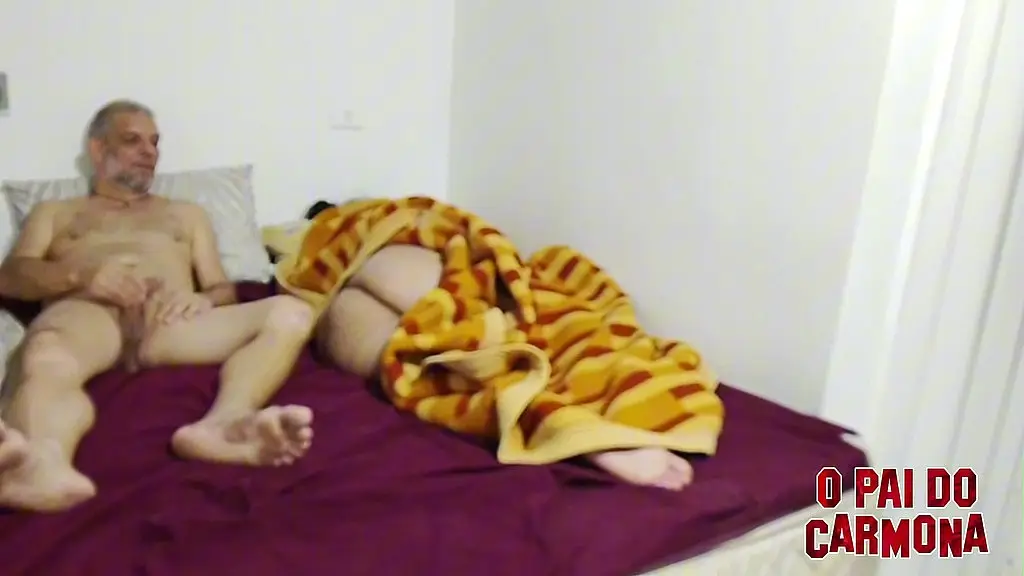 minha enteada estava com o rabao pra fora passei o pau