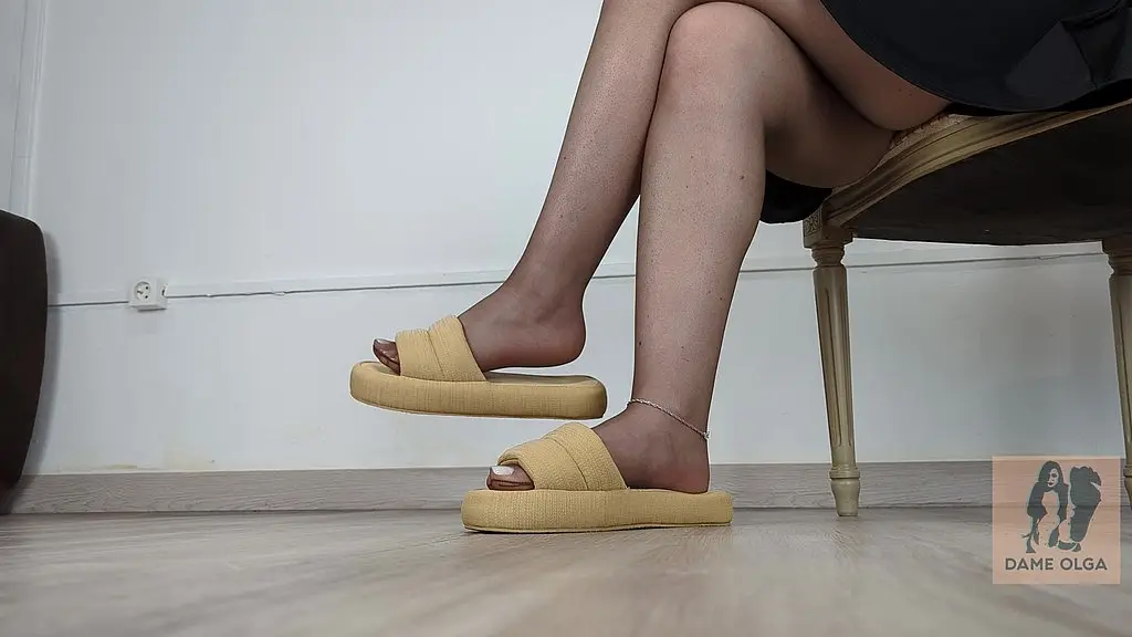 shoeplay, dangling & walking in home slippers and pantyhose (shoe collection) - dame olga 4k (721)
