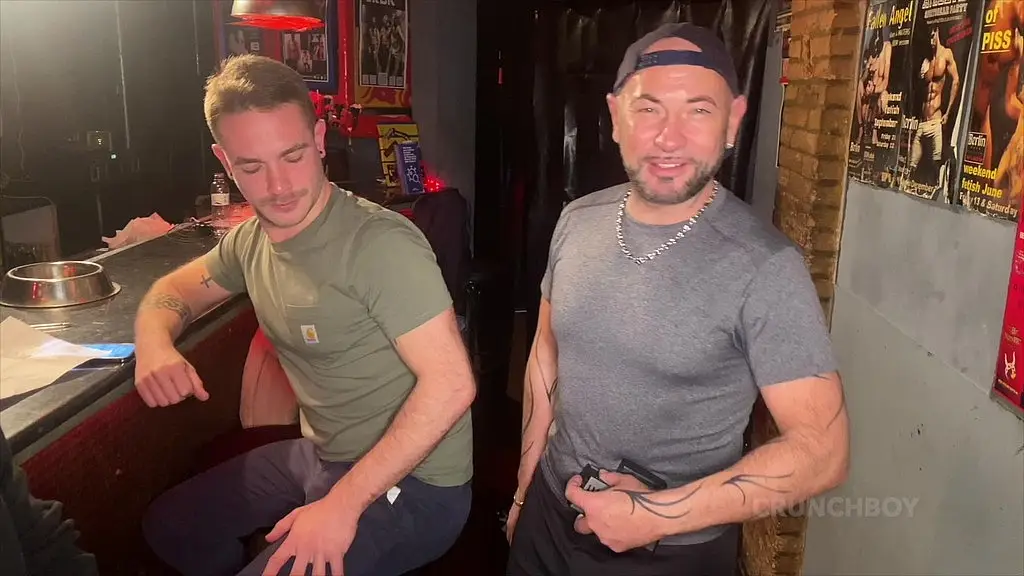 bareback porn in club cruising from barcelone with pornstars