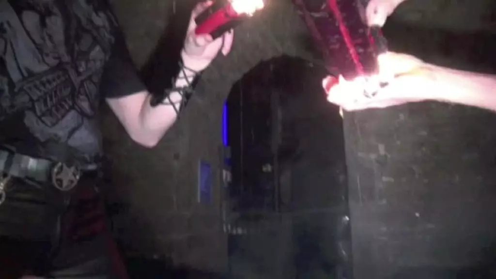 3 663 старика трахнули и жестко оттрахали кулаком в слинге