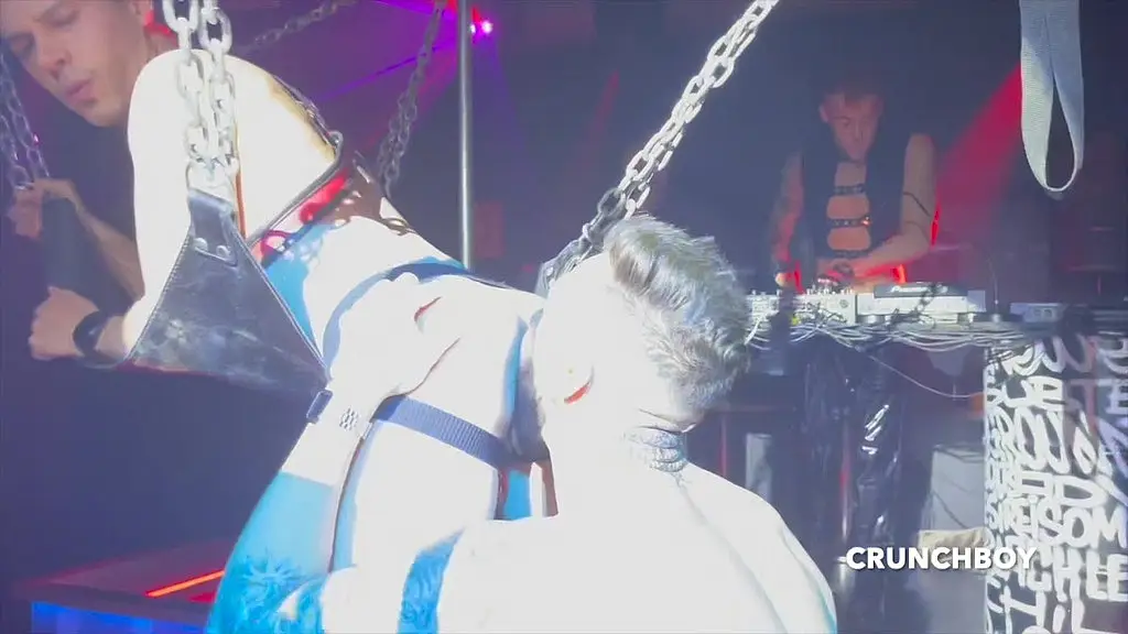 hot sex in public dance floor