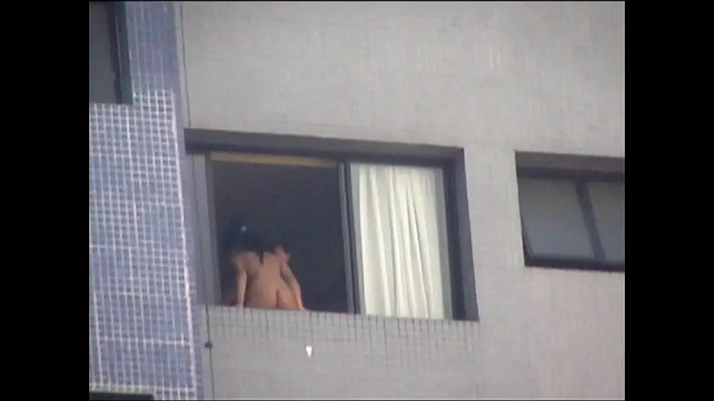 sexo gostoso na janela do quarto