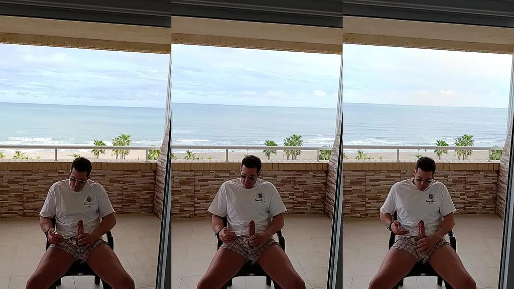 lo he vuelto a hacer   leche en la terraza con vistas al mar     i did it again   milk on the terrace overlooking the sea    