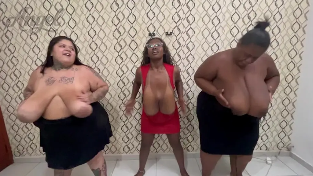 tres peitudas e gordinhas pulando e monstrando as grandes tetas