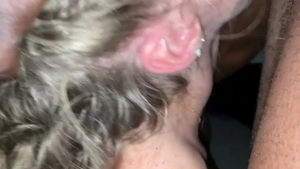 video complete : 2 bbc baisent et enculent une jeune fille dans sa chambre d hotel ! elle avale tous leurs sperme
