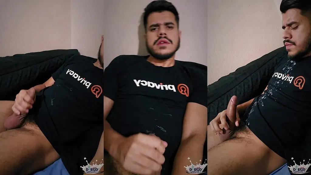 gozando na camiseta
