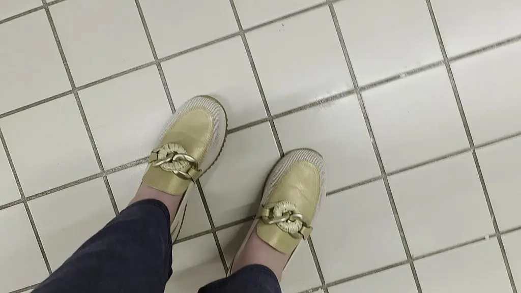 forbidden shoe trial: brand new sneakers vs. nicoletta s  worn-out  feet
