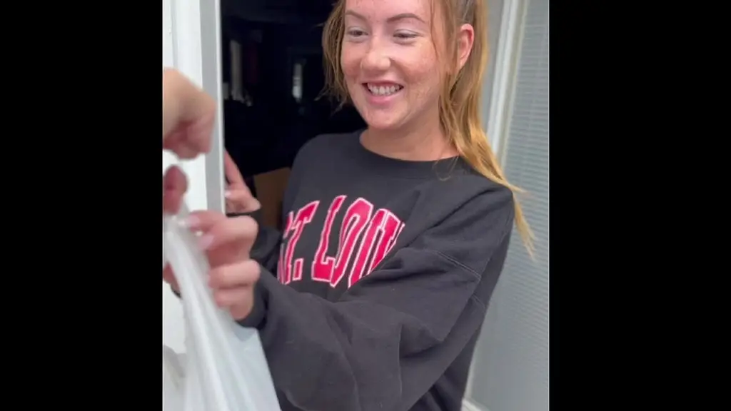 kimmie haze tips her door dash driver with a bj