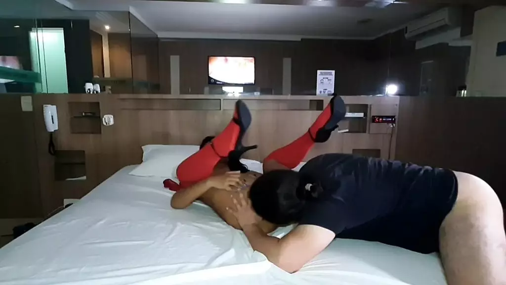 Модель Brasileira Grava Sua Primeira Cena Porno Com Brazuca