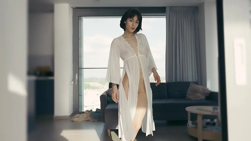 dance in white robe