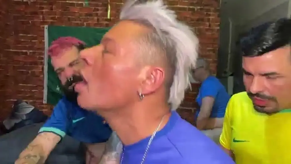 suruba da copa do brasil ! entre homens sacanas que estavam no tesao assistindo o jogo