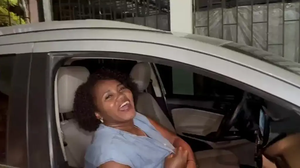 yummy how he fucked me in the car without anyone seeing me