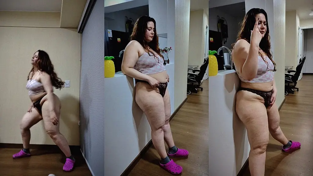   nicole s silly fat tease   jiggling cellulite ass & soft belly dance  