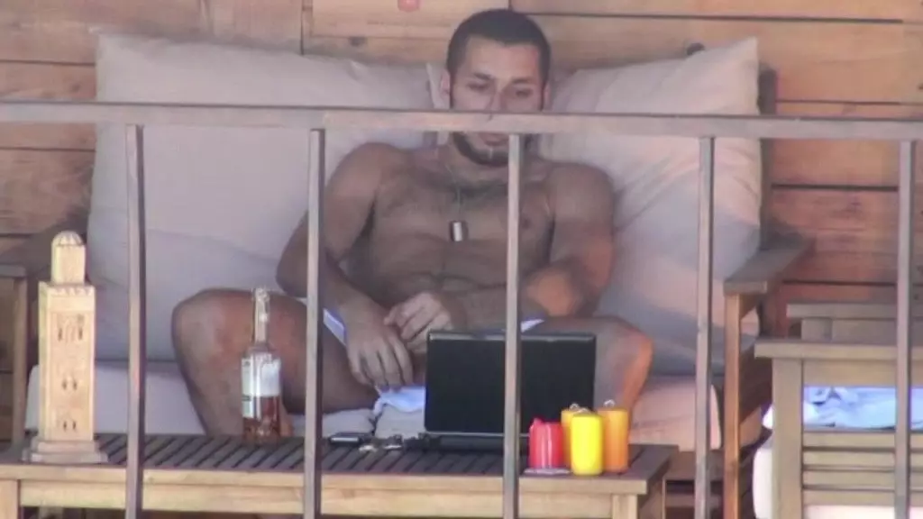 3 арабская мастурбация соло на улице