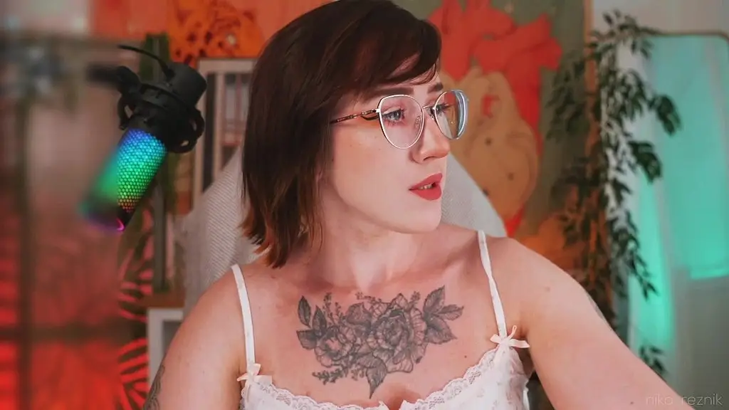 my pussy is dripping wet when im close to cum