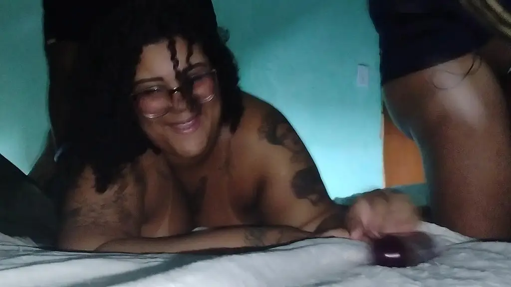 encontrei minha cunhada evangelica na base dos sapecas dando a buceta e bebendo leite de estranhos