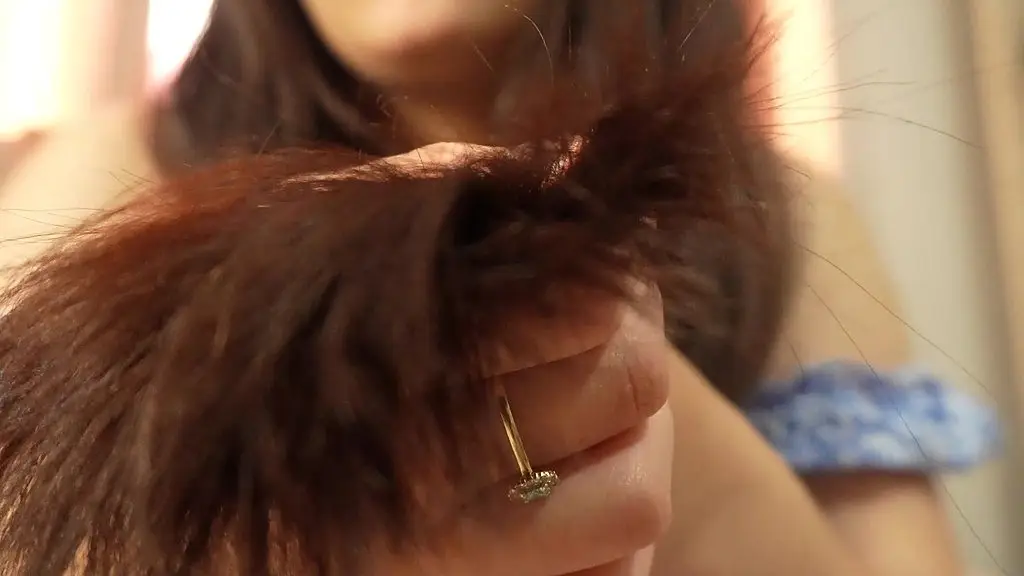 i play with my hair with a dildo and i tickle the dildo with my belly and play with it then i sculpt my hair and make asmr sounds
