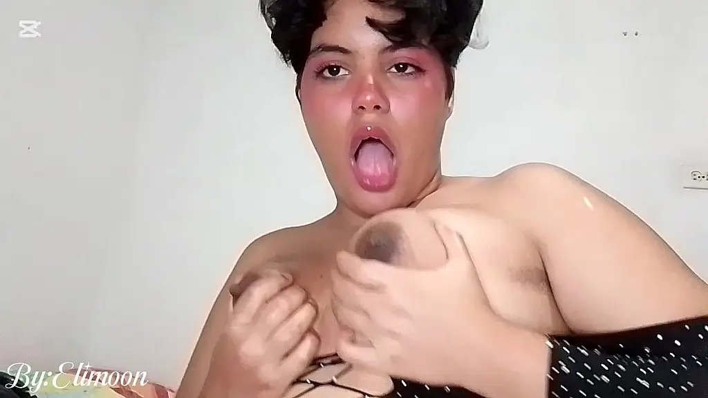 chupando mis tetas bien rico