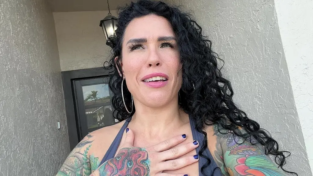 cucked! bianca bailee catches bf fucking bestie