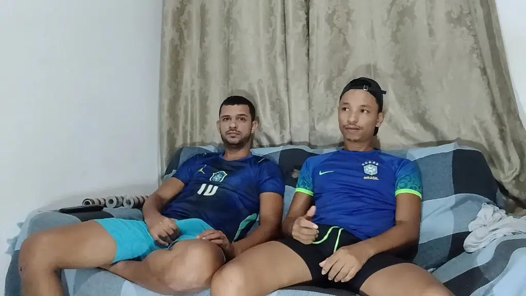 mao amiga no intervalo do jogo