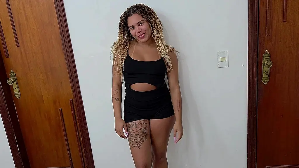 estreia no porno da novinha carioca erica cristhine dando cu na pele pro jr doidera