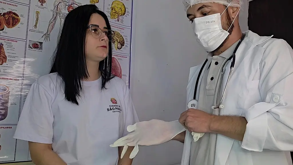 aluna marcou sua primeira consulta ao ginecologista... e nunca imaginou isso