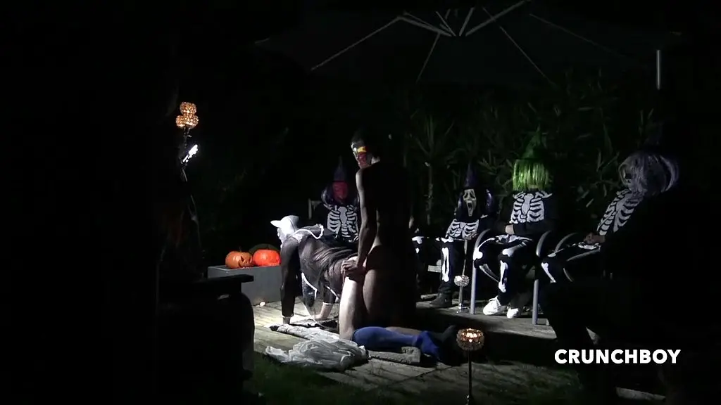 sex ra in th enight of halloween in public