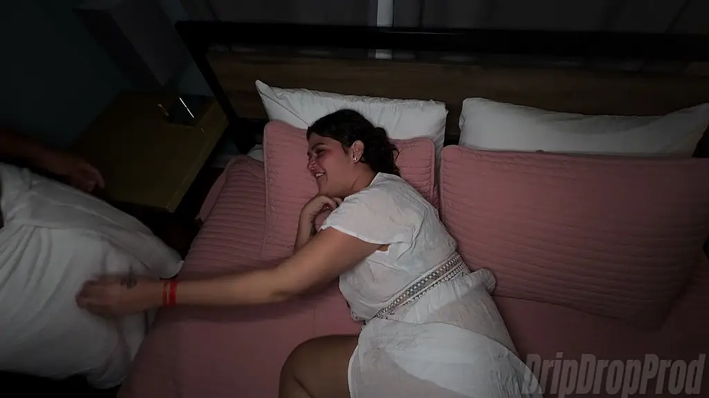 tradwife siren loved getting a double creampie by two bbcs!!