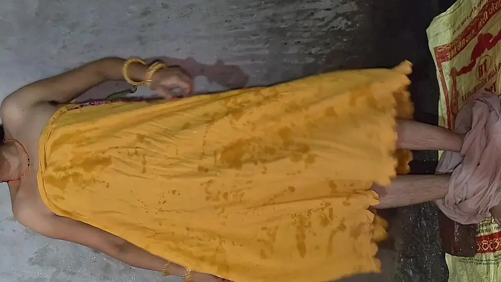 bhabhi shaved her pussy while bathing in the bathroom
