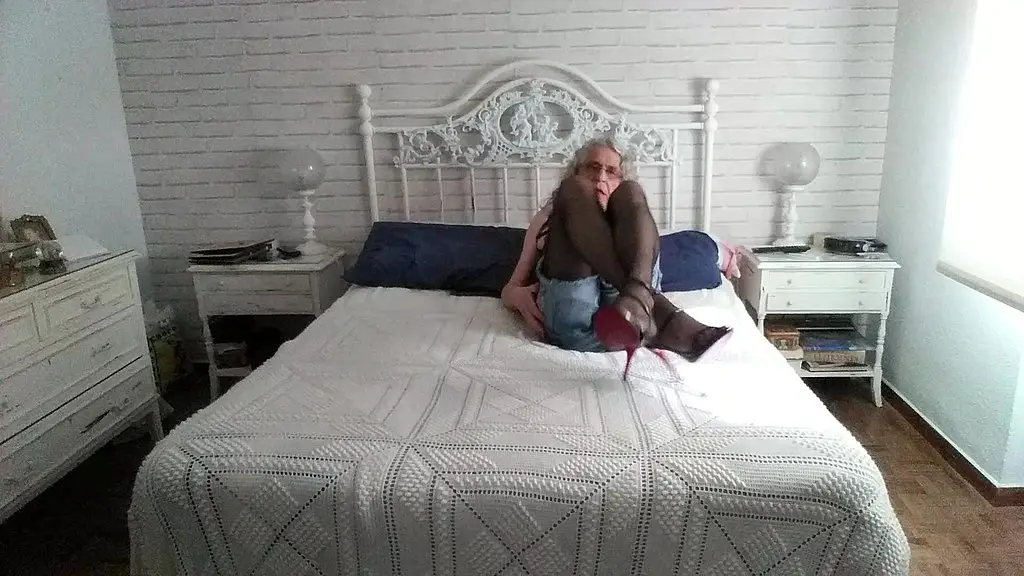 the whore in the bed